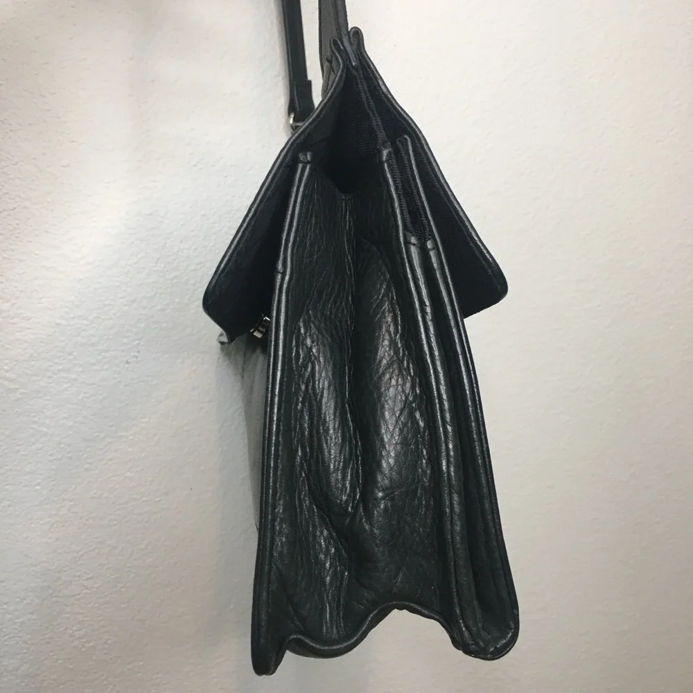 Fossil sleek versatile
